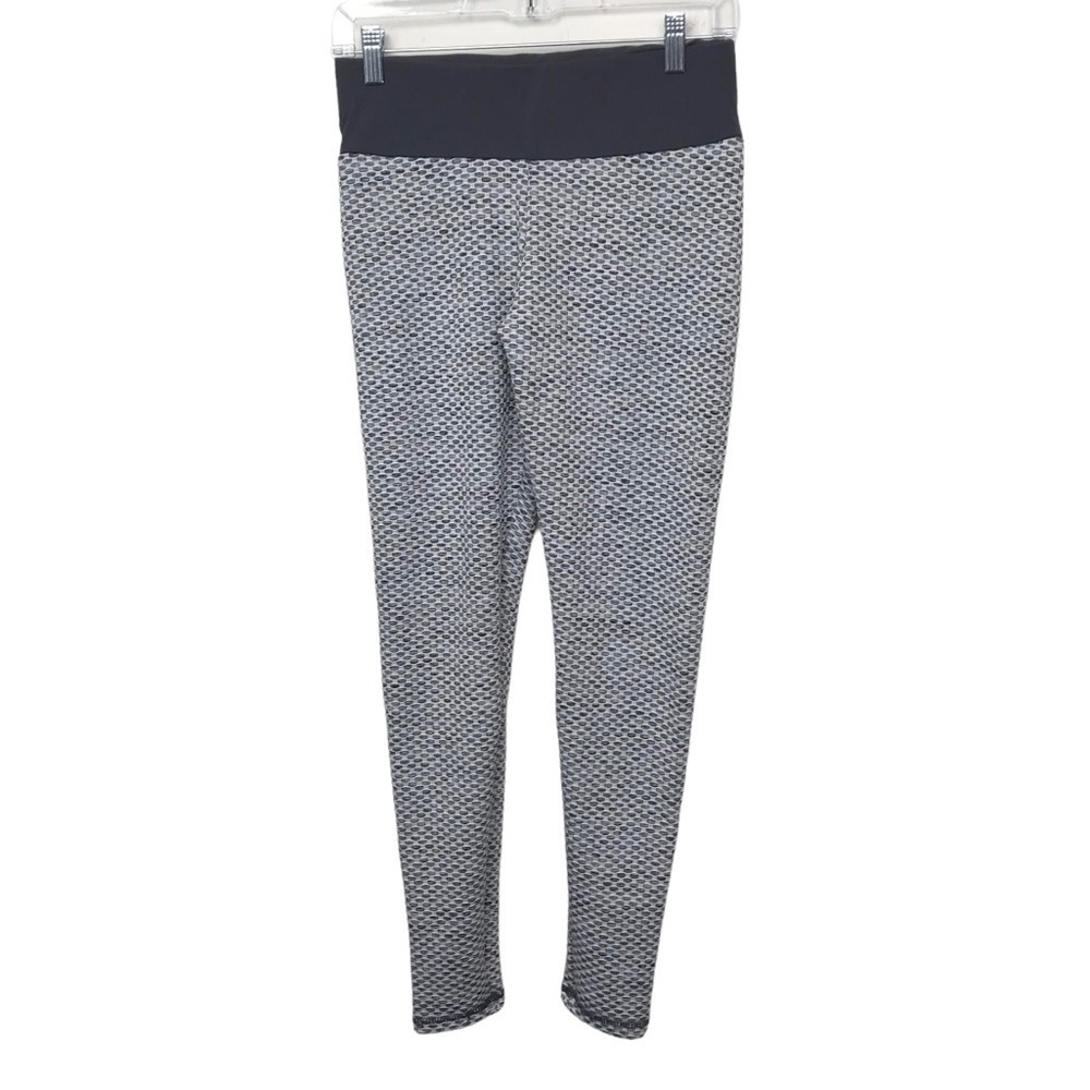 Gray White Textured Knit Ruched Back Leggings Large